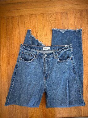 Abercrombie & Fitch The '90s Relaxed Jean High Rise Frayed Hem Size 32